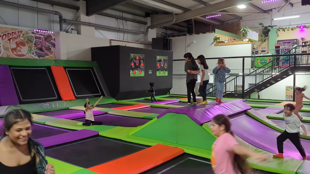 Bounce Central Oldham