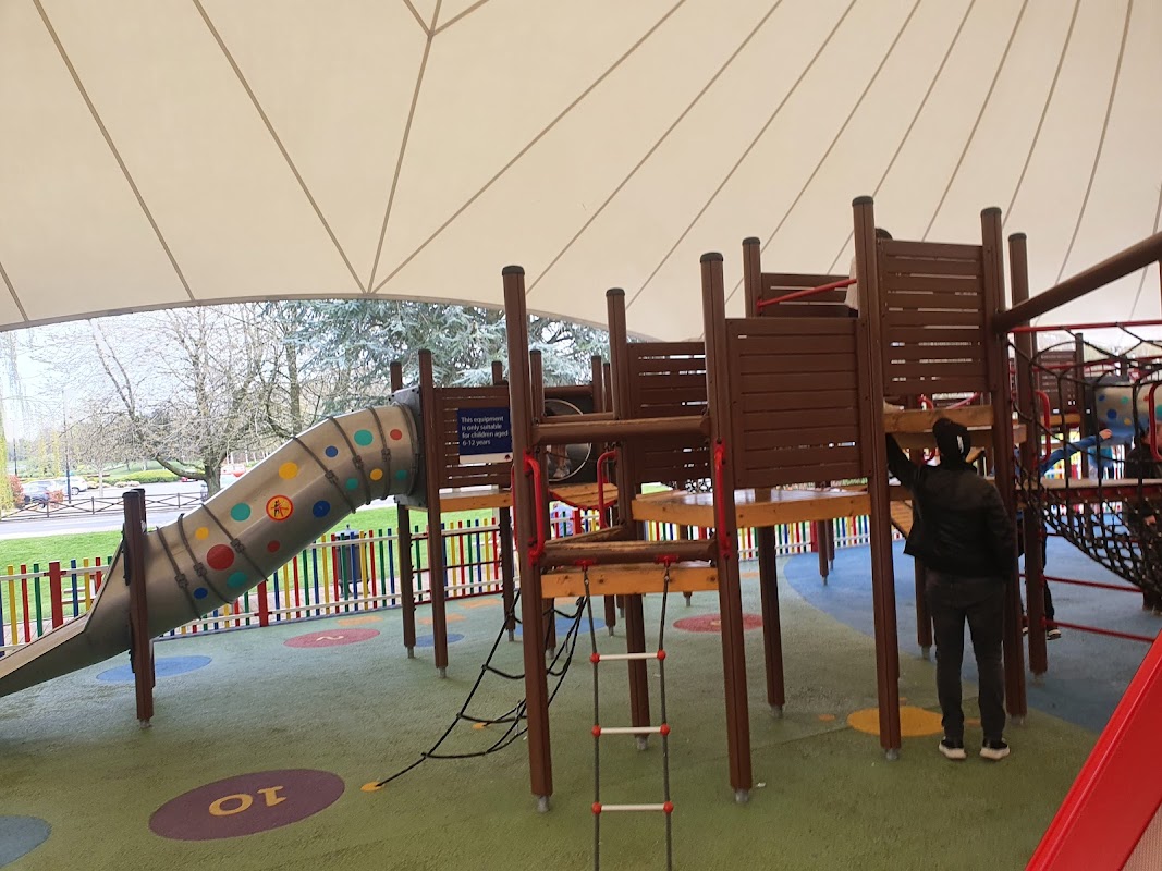 Childrens play area - York Designer outlet