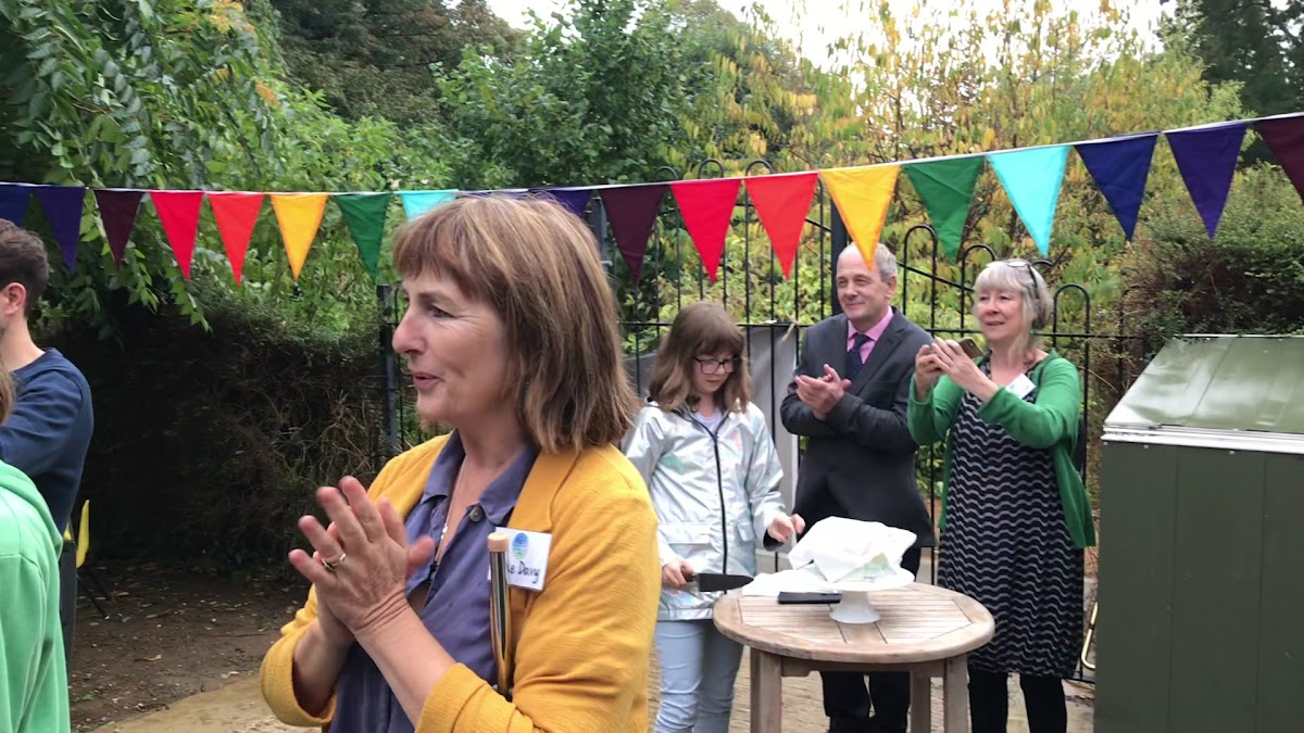 Flo's - The Place in the Park