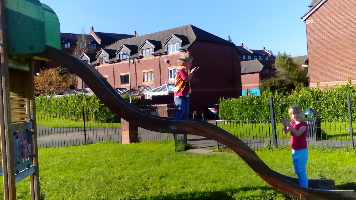 Hylton Gardens play area