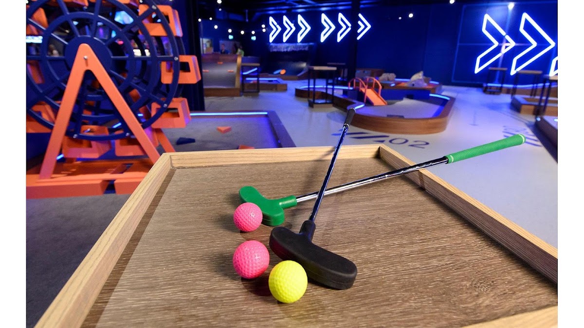 Mini Golf at Hollywood Bowl York